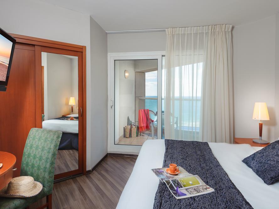 Arena By The Beach Hotel 4*